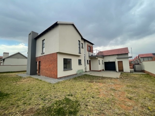 4 Bedroom Property for Sale in Wild Olive Estate Free State